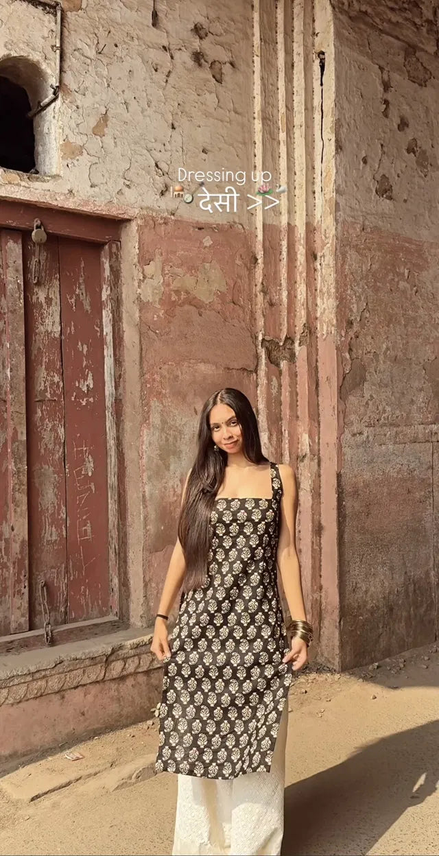 Hanira - Women's Printed Straight Sleeveless Kurta